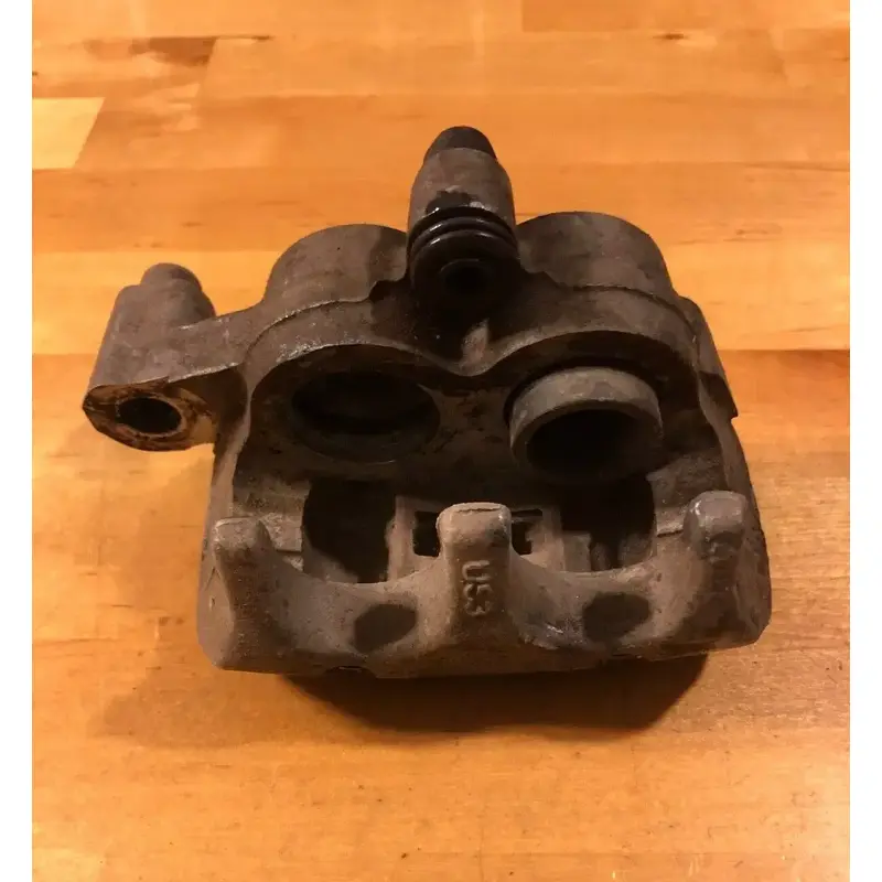 OEM 17-23 CAN-AM BRAKE CALIPER W/ MOUNT X3 MAVERICK 1000 RIGHT RH R FRONT REAR