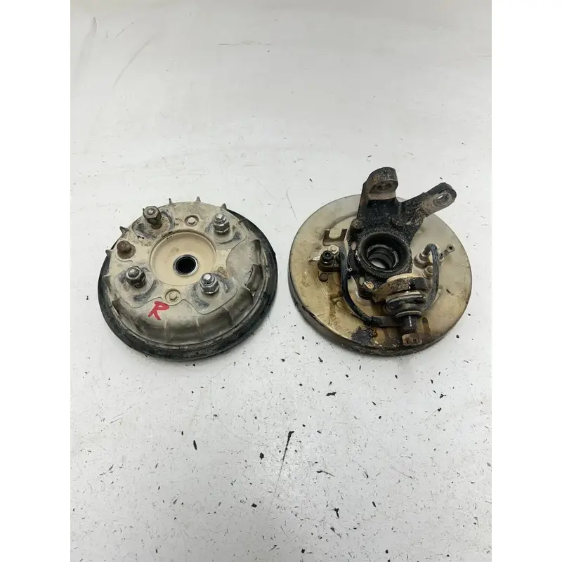 04 2004 Honda Foreman Rubicon 500 Trx500fa3 OEM GOOD Front Right Hub Spindle Bra