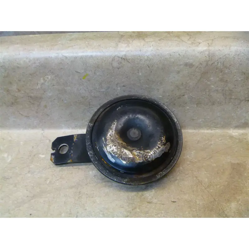 Suzuki 1200 GSF BANDIT GSF1200 Used Horn 1998 SB54
