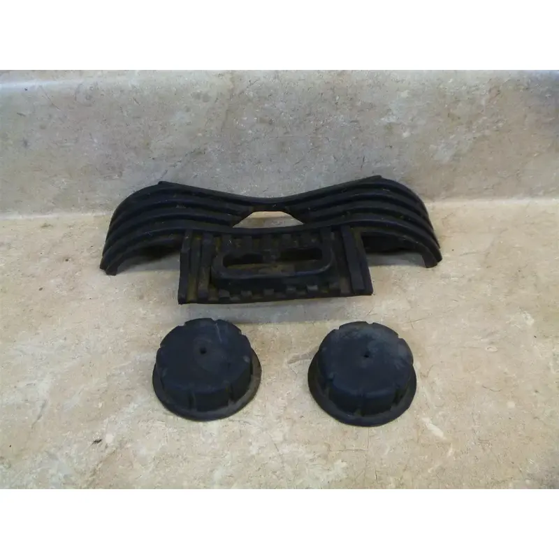 Yamaha 750 XV VIRAGO XV750-J Used Gas Fuel Tank Mount Hardware 1982 Vintage YB42