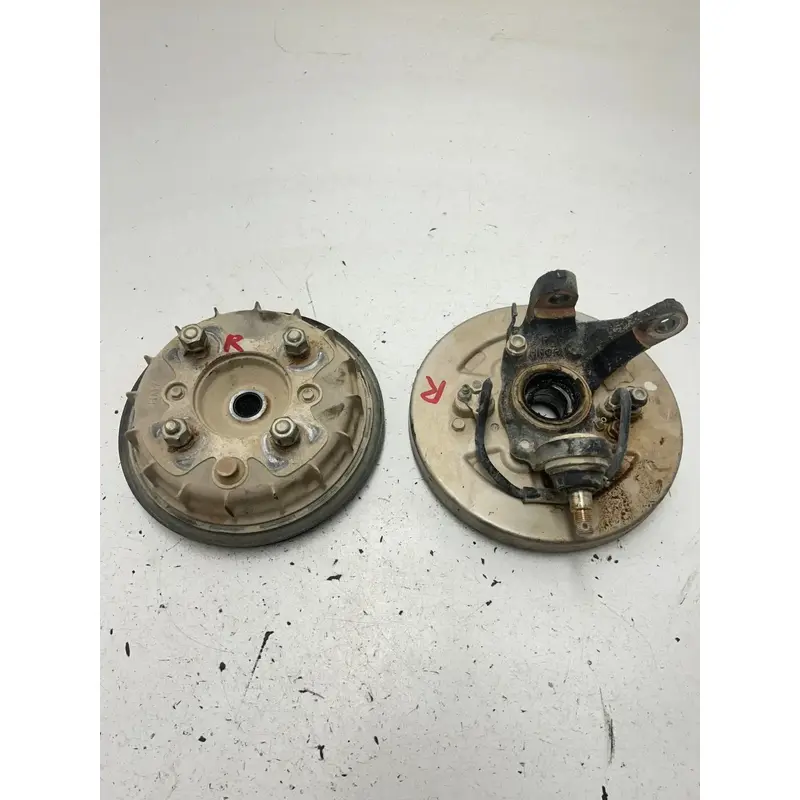 03 2003 Honda Foreman 450 TRX450FM OEM GOOD Front Right Hub Spindle Brake Plate