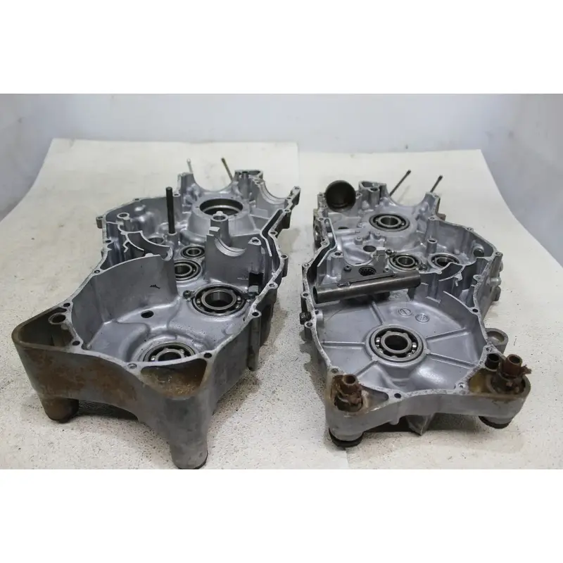 01 SUZUKI QUADRUNNER 250 LTF250 2X4 ENGINE MOTOR CRANKCASE CRANK CASES BLOCK
