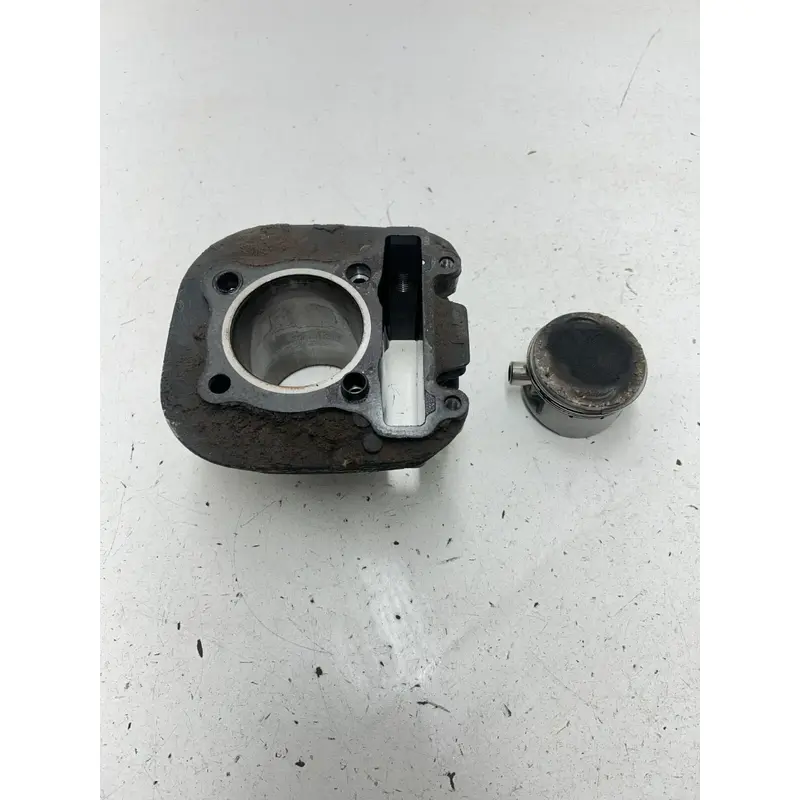 84 1984 Yamaha Tri Moto 225 DX YTM225DXL OEM Cylinder Jug Sleeve Piston 70.1 MM
