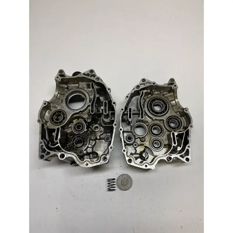 2005 05 Yamaha Bruin 250 YFM250 2x4 GOOD Crankcase Cases Case Engine Motor