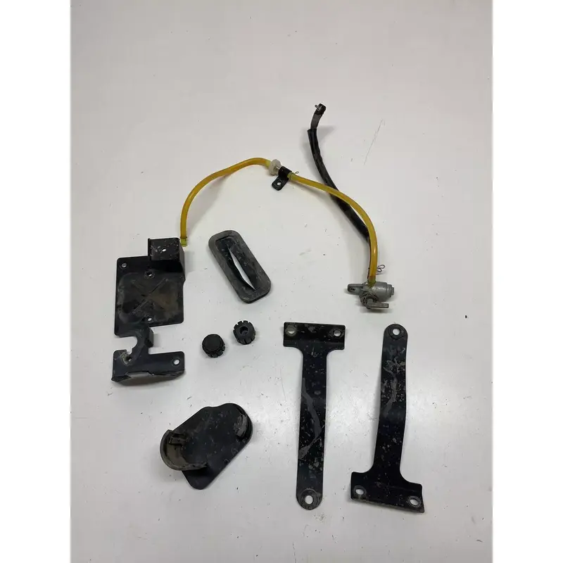 2005 05 POLARIS PHOENIX 200 OEM FENDER MOUNTS SUPPORT PETCOCK FREE US SHIP