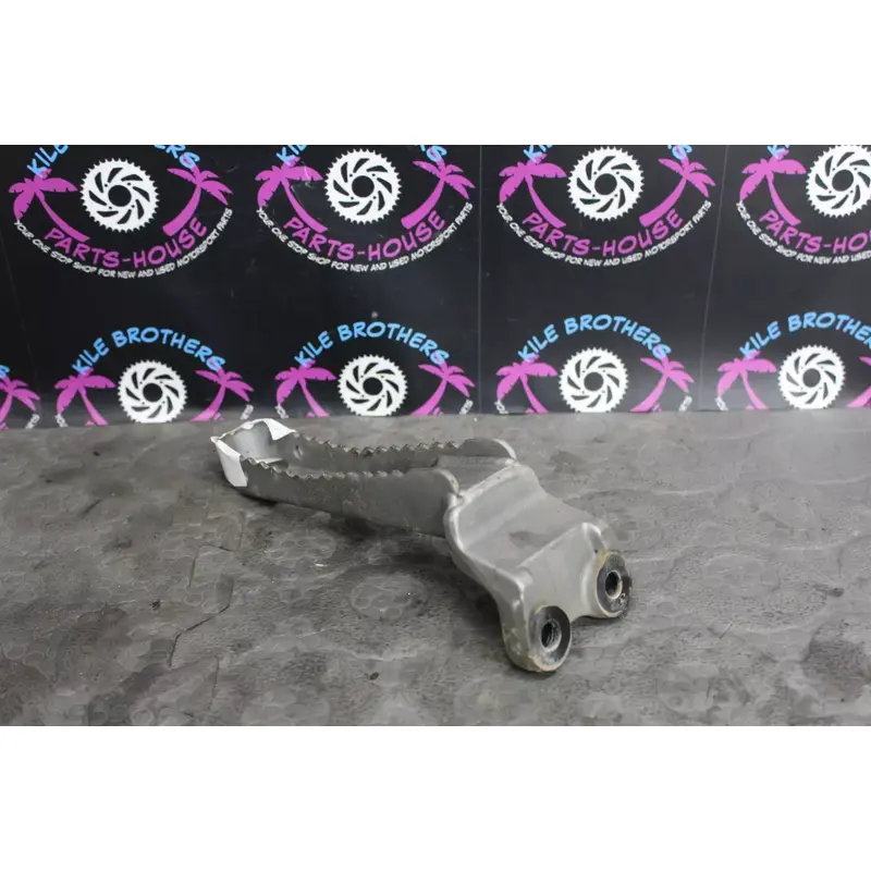 2006 kawasaki 04-09 kfx700 OEM RIGHT FOOT REST PEG STEP