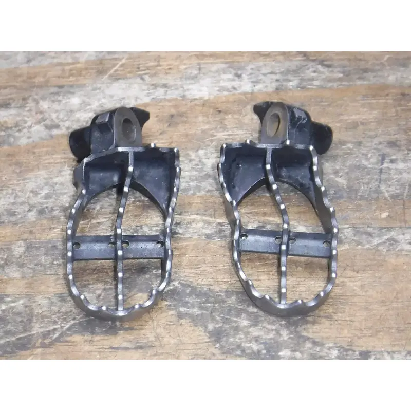 1998 Cr125 (A) Foot Rests Pegs Frame Fittings Boot Pedal