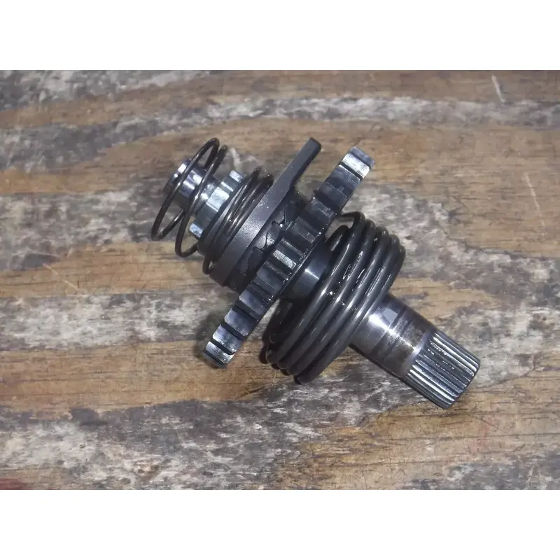 2002 Rm125 (B) Suzuki Kick Start Shaft Kicker Drive Gear Assembly