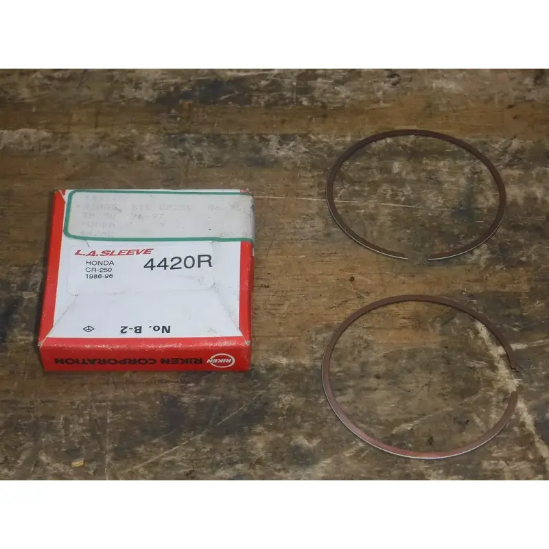 (M1) Honda CR250R piston ring set STD CR250R 13011-KZ3-305