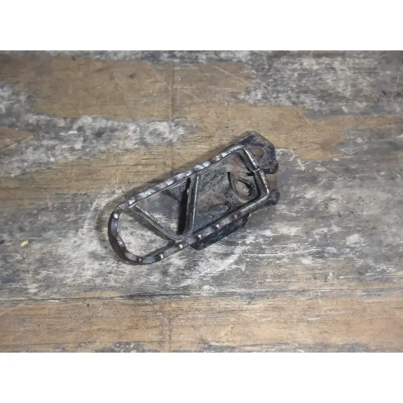 1990 Yz125 (A) Yamaha Left Foot Peg Boot Rest Fram Fitting