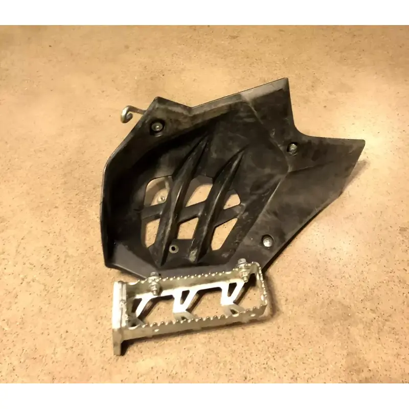 YAMAHA YFZ450R LEFT LH FOOT PEG HEEL GUARD 2014-2015-2016 14-15-16 20 22