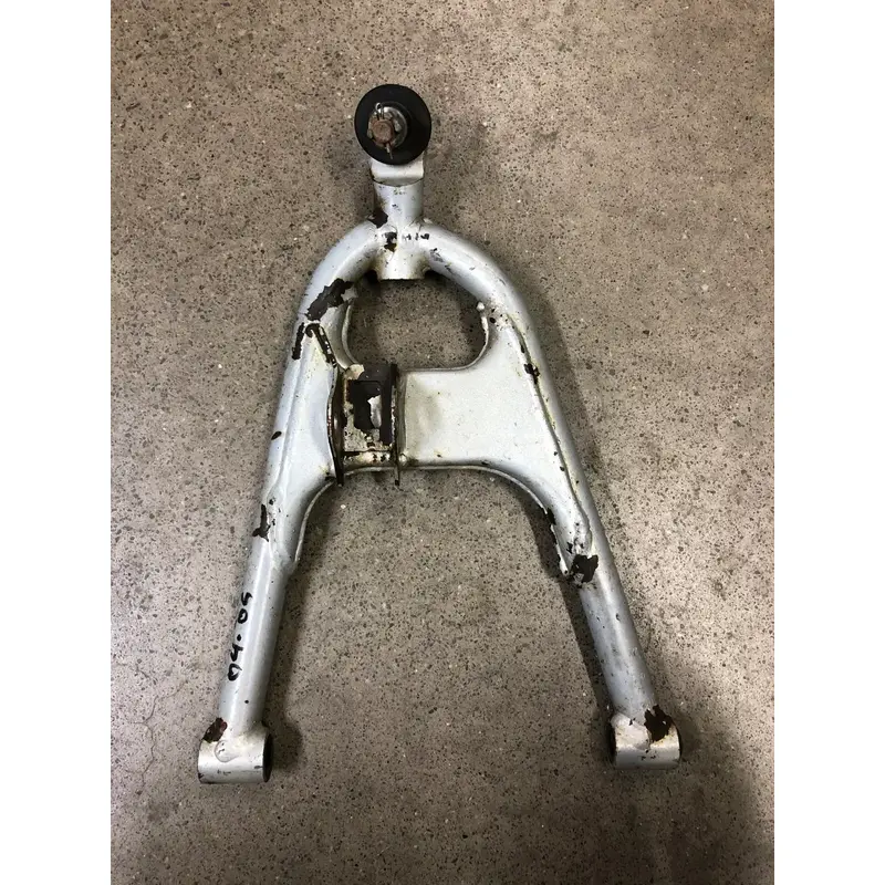 OEM 2004-2014 HONDA TRX450R LOWER RIGHT SIDE A-ARM TRX450ER TRX 450ER 450R 04-14