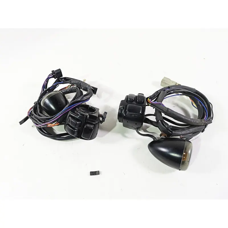 2008 Harley FLSTSB Cross Bones Left Right Control Switch Blinker Set 71682-06A