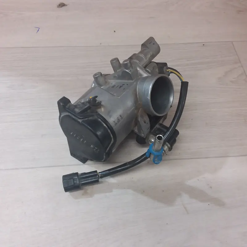 Suzuki LTF400 throttle body