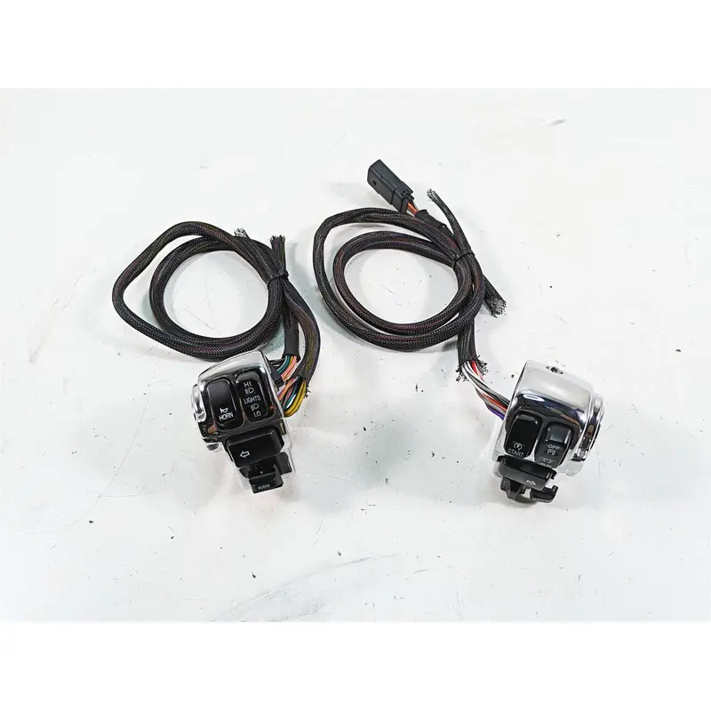 2010 Harley Touring FLHTCU Electra Glide Chrome Control Switch Set Read 71682-06