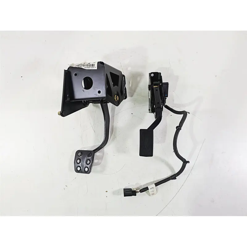 2018 Can Am Maverick X3 XRC Turbo R Foot Brake Accelerate Pedal Set 707001803