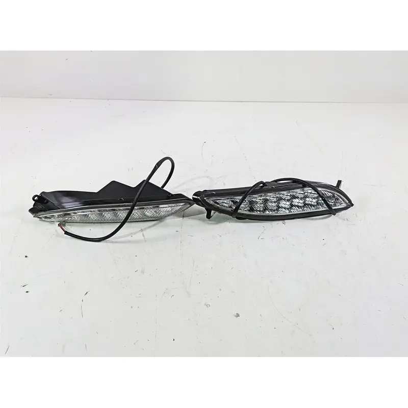 2018 Indian Chieftain Limited Front Blinker Turn Signal Set R 2412456 L 2412455