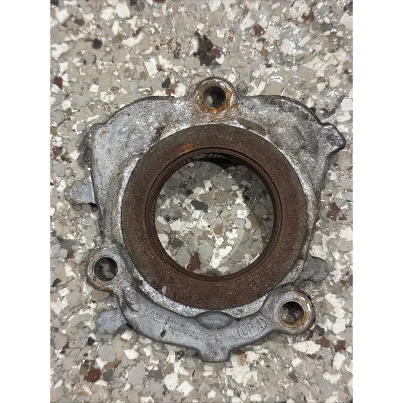 2.3 FORD OMC Auxillary Distributor Drive Cover 914245 Good Condition